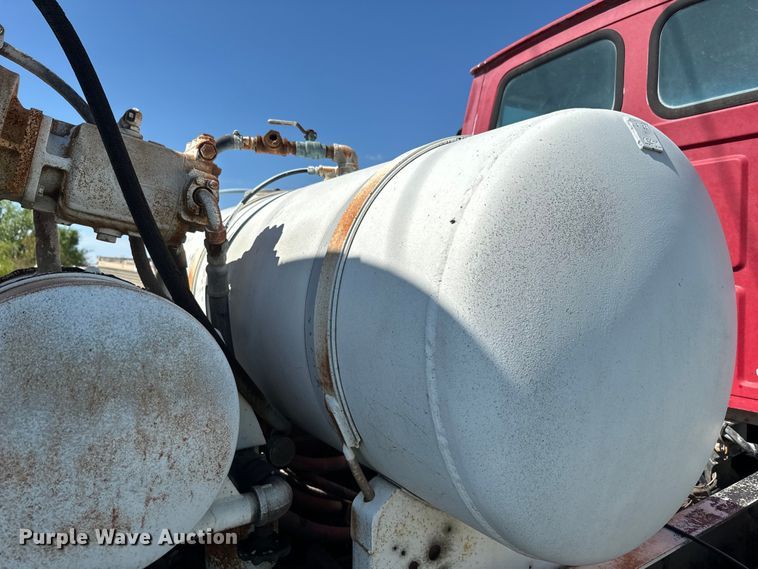 image for item DN3244 1999 Sterling L9511 ready mix truck