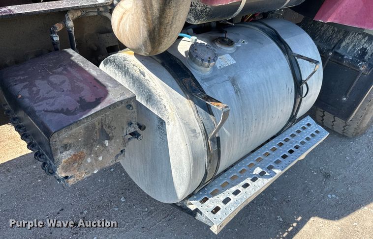 image for item DN3244 1999 Sterling L9511 ready mix truck