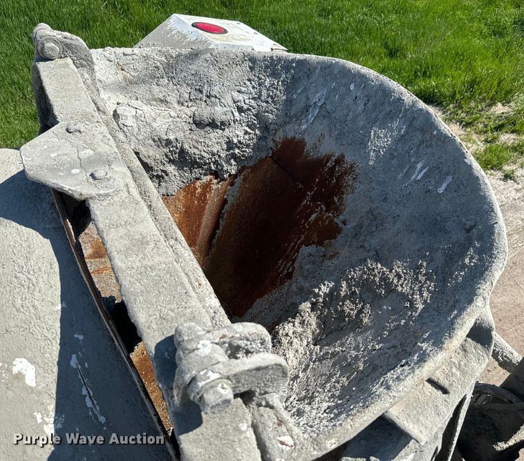 image for item DN3244 1999 Sterling L9511 ready mix truck