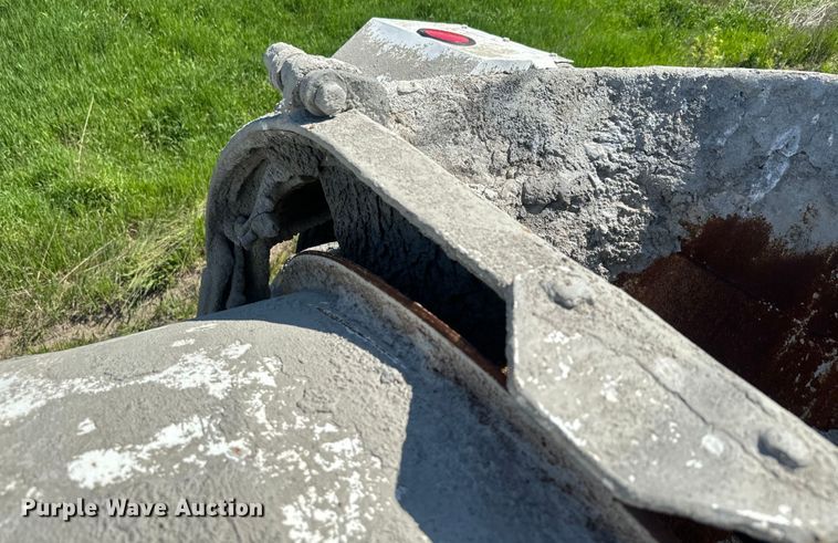 image for item DN3244 1999 Sterling L9511 ready mix truck