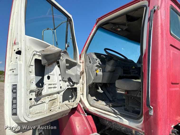 image for item DN3244 1999 Sterling L9511 ready mix truck