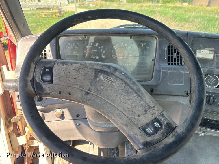 image for item DN3244 1999 Sterling L9511 ready mix truck