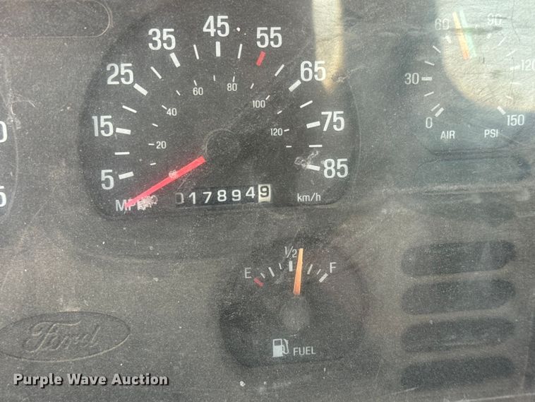 image for item DN3244 1999 Sterling L9511 ready mix truck