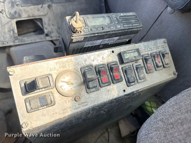 image for item DN3244 1999 Sterling L9511 ready mix truck