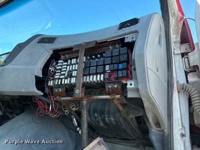 image for item DN3244 1999 Sterling L9511 ready mix truck