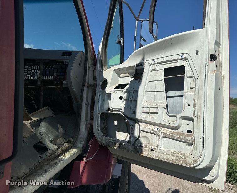 image for item DN3244 1999 Sterling L9511 ready mix truck