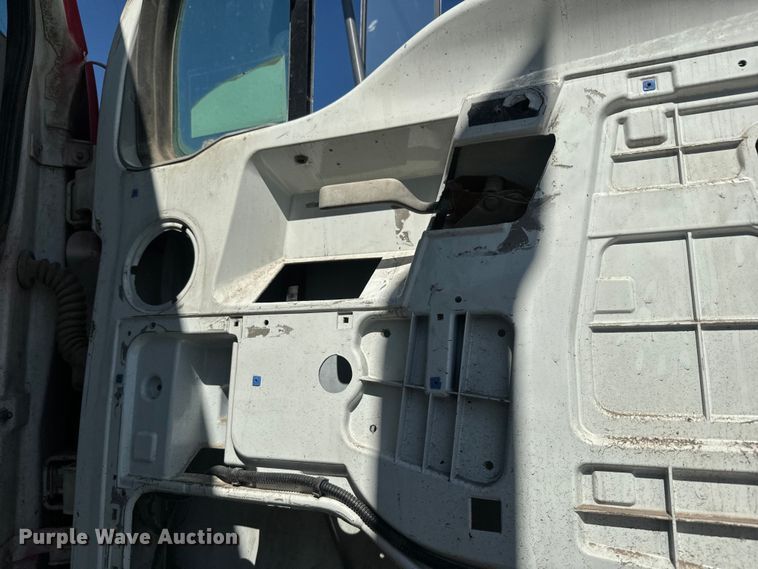 image for item DN3244 1999 Sterling L9511 ready mix truck