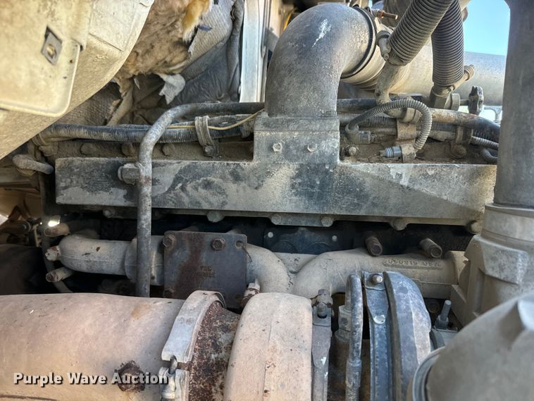 image for item DN3244 1999 Sterling L9511 ready mix truck