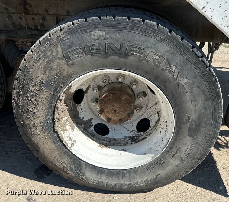 image for item DN3244 1999 Sterling L9511 ready mix truck