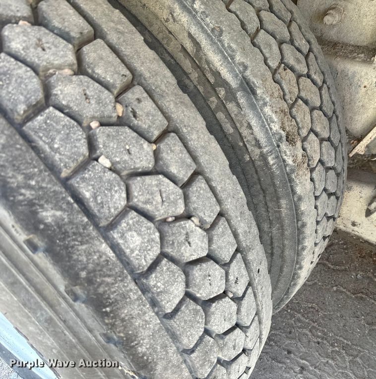 image for item DN3244 1999 Sterling L9511 ready mix truck