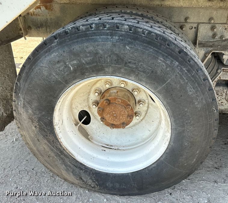 image for item DN3244 1999 Sterling L9511 ready mix truck