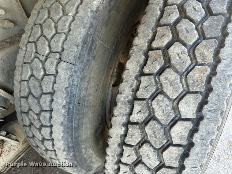 image for item DN3244 1999 Sterling L9511 ready mix truck