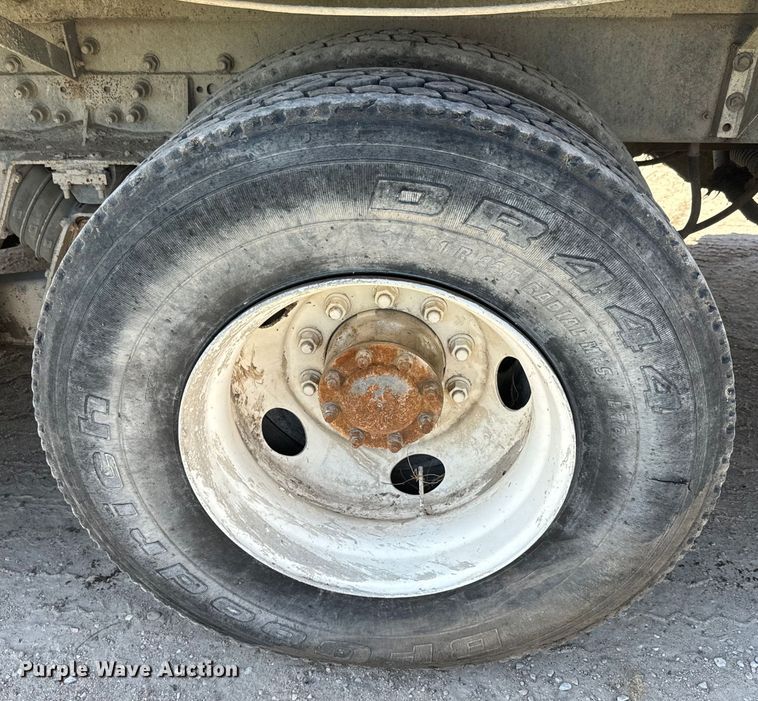 image for item DN3244 1999 Sterling L9511 ready mix truck