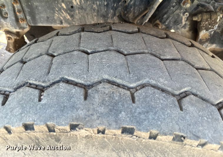 image for item DN3244 1999 Sterling L9511 ready mix truck