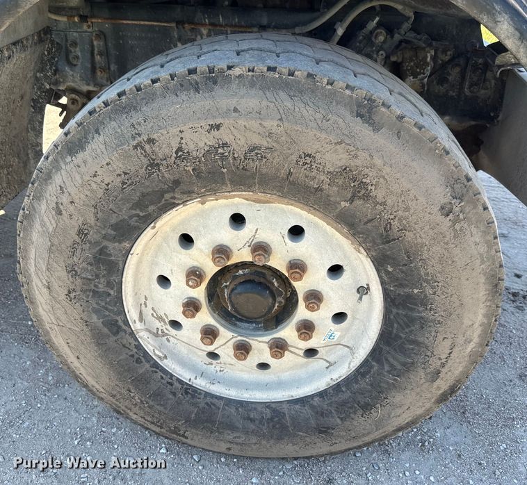 image for item DN3244 1999 Sterling L9511 ready mix truck