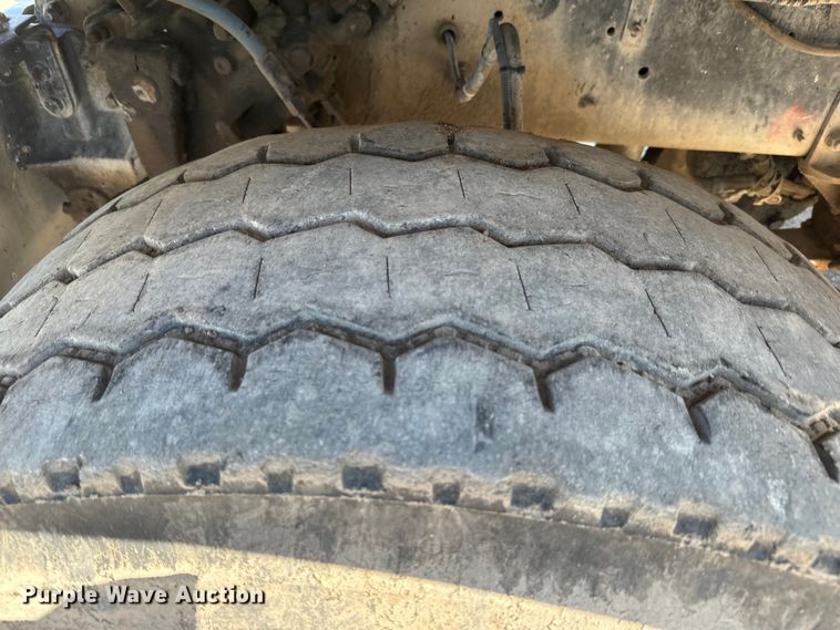 image for item DN3244 1999 Sterling L9511 ready mix truck