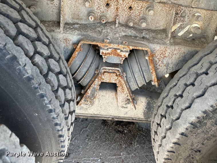 image for item DN3244 1999 Sterling L9511 ready mix truck