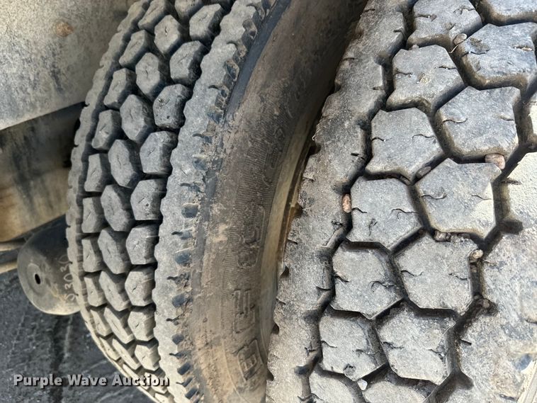 image for item DN3244 1999 Sterling L9511 ready mix truck