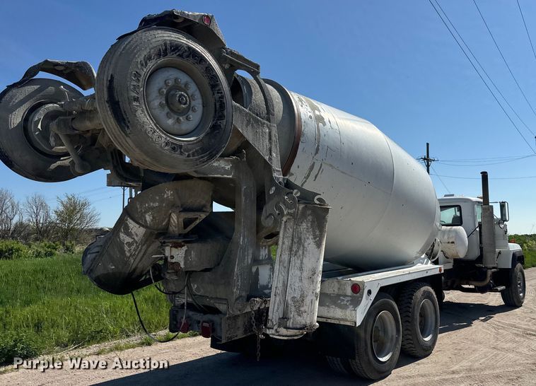 image for item DN3245 1995 Mack RD690S ready mix truck