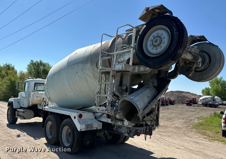 image for item DN3245 1995 Mack RD690S ready mix truck
