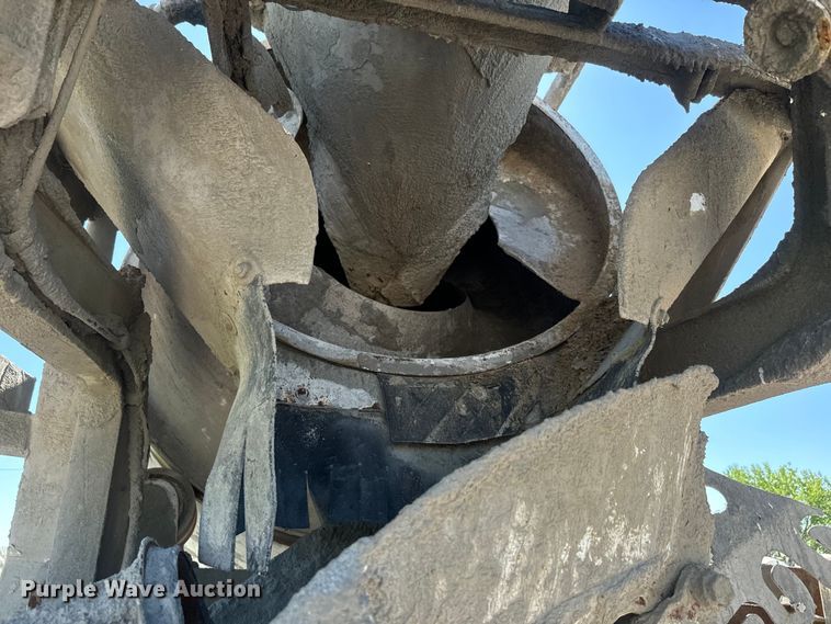 image for item DN3245 1995 Mack RD690S ready mix truck