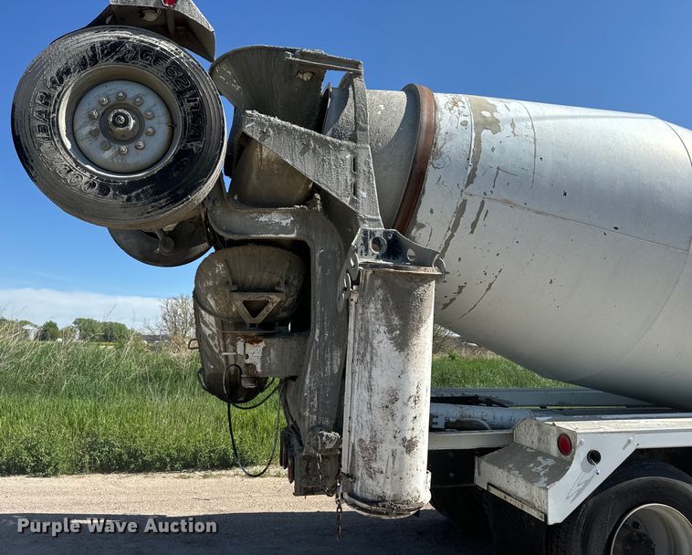 image for item DN3245 1995 Mack RD690S ready mix truck