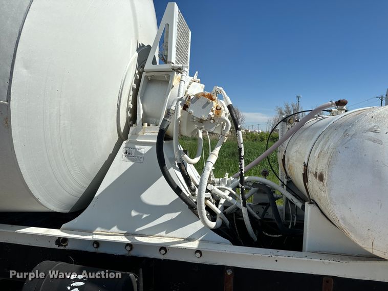 image for item DN3245 1995 Mack RD690S ready mix truck