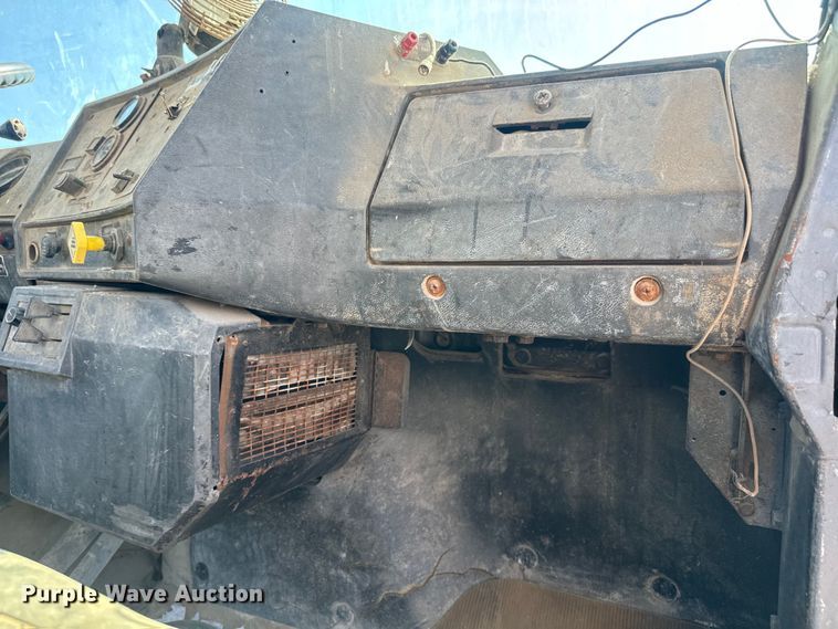 image for item DN3245 1995 Mack RD690S ready mix truck