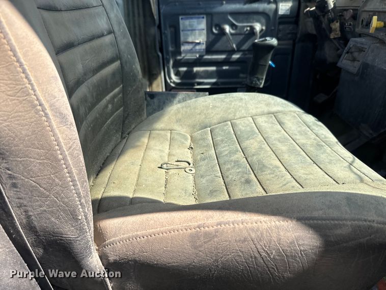 image for item DN3245 1995 Mack RD690S ready mix truck