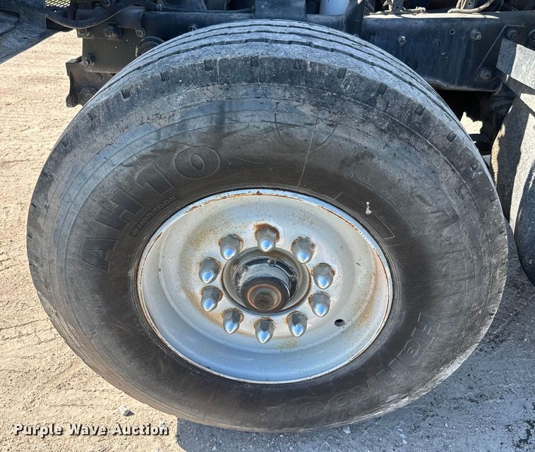 image for item DN3245 1995 Mack RD690S ready mix truck