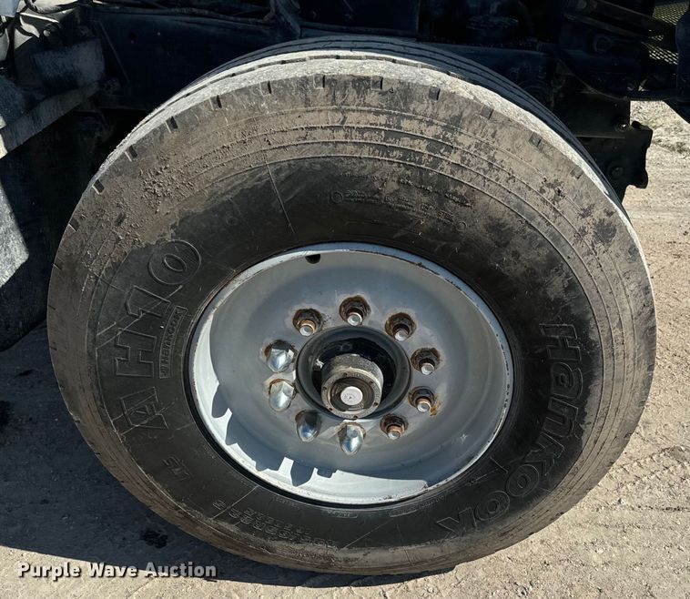 image for item DN3245 1995 Mack RD690S ready mix truck