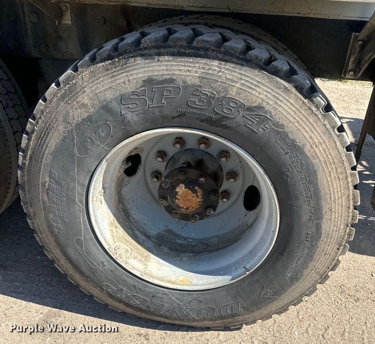 image for item DN3245 1995 Mack RD690S ready mix truck