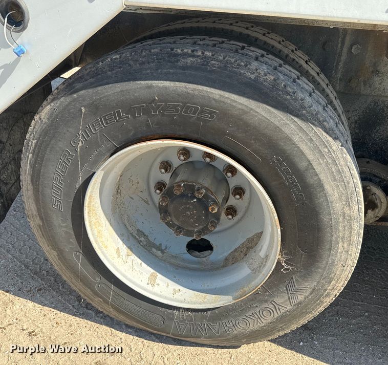 image for item DN3245 1995 Mack RD690S ready mix truck