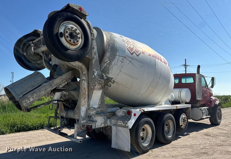 image for item DN3246 1998 Ford ready mix truck