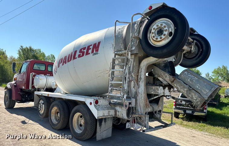 image for item DN3246 1998 Ford ready mix truck