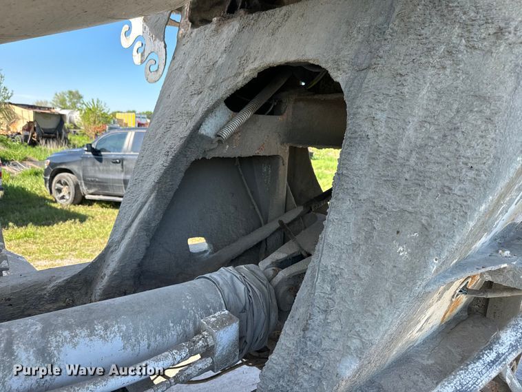 image for item DN3246 1998 Ford ready mix truck