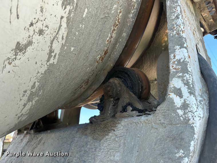 image for item DN3246 1998 Ford ready mix truck