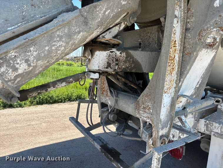 image for item DN3246 1998 Ford ready mix truck