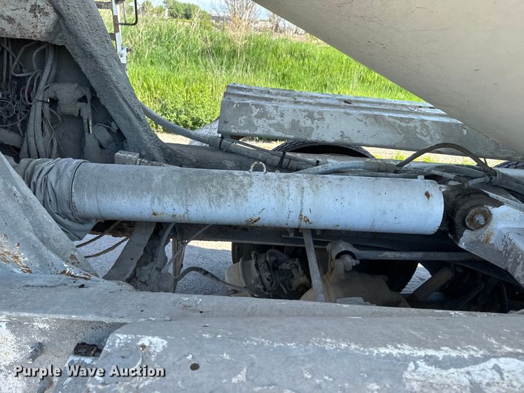 image for item DN3246 1998 Ford ready mix truck