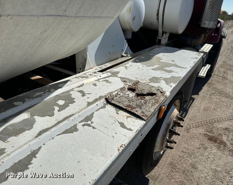 image for item DN3246 1998 Ford ready mix truck