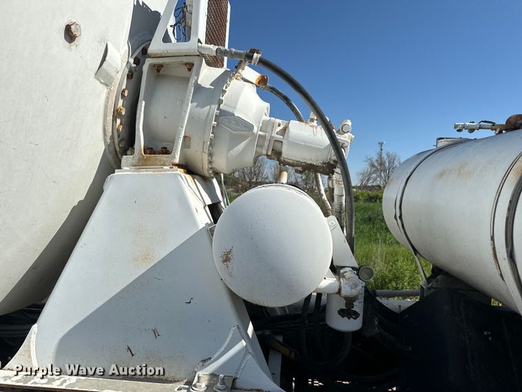 image for item DN3246 1998 Ford ready mix truck