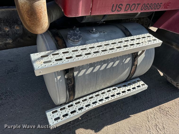 image for item DN3246 1998 Ford ready mix truck