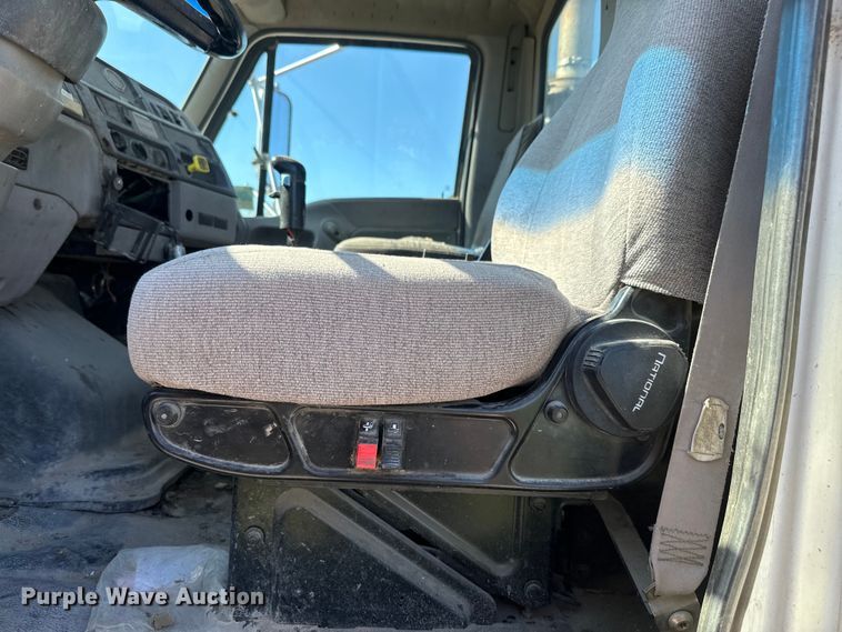 image for item DN3246 1998 Ford ready mix truck