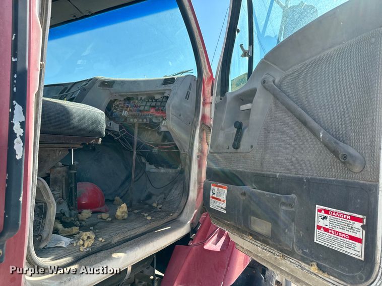 image for item DN3246 1998 Ford ready mix truck