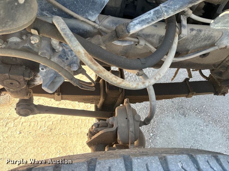 image for item DN3246 1998 Ford ready mix truck