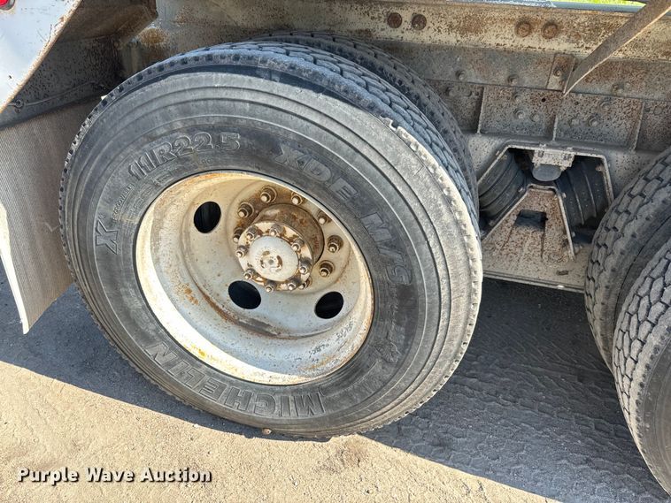 image for item DN3246 1998 Ford ready mix truck