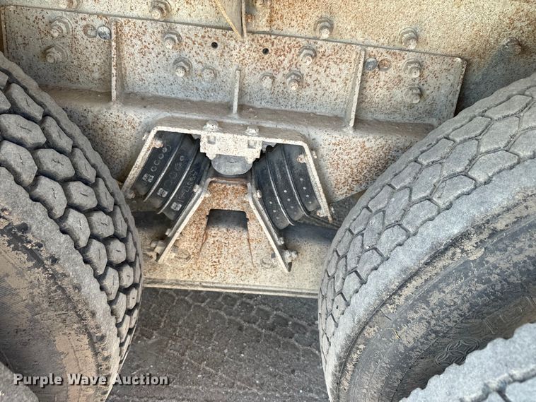 image for item DN3246 1998 Ford ready mix truck