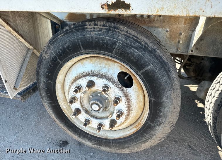 image for item DN3246 1998 Ford ready mix truck