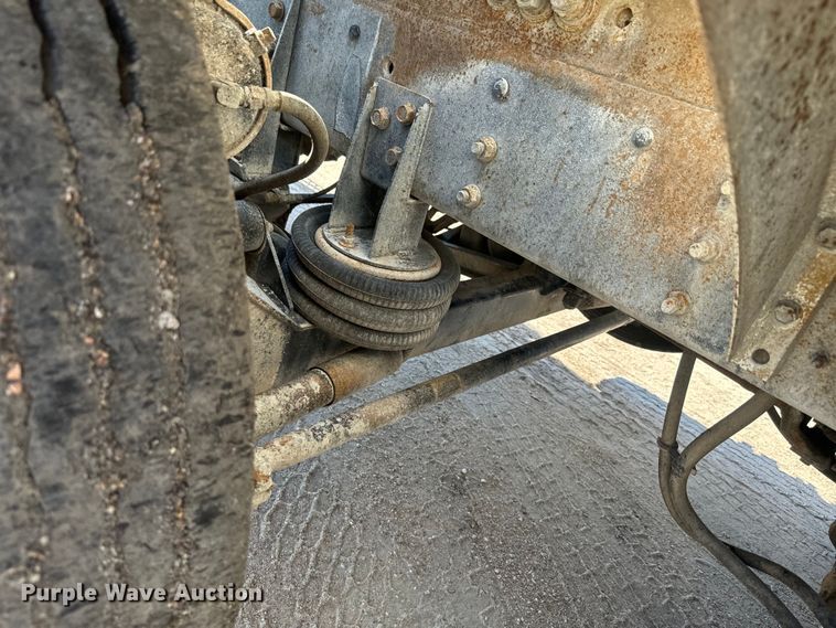 image for item DN3246 1998 Ford ready mix truck