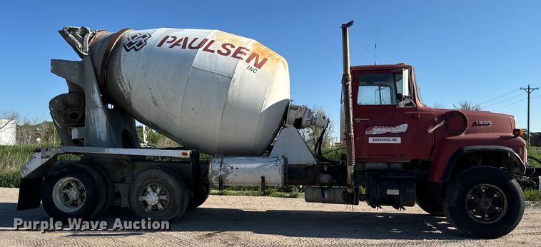 image for item DN3247 1989 Ford LT9000 ready mix truck
